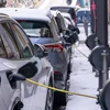 Bis zu 10.800 Euro fir de Leasing vun E-Autoe fir Stéit mat nidderegem Akommes