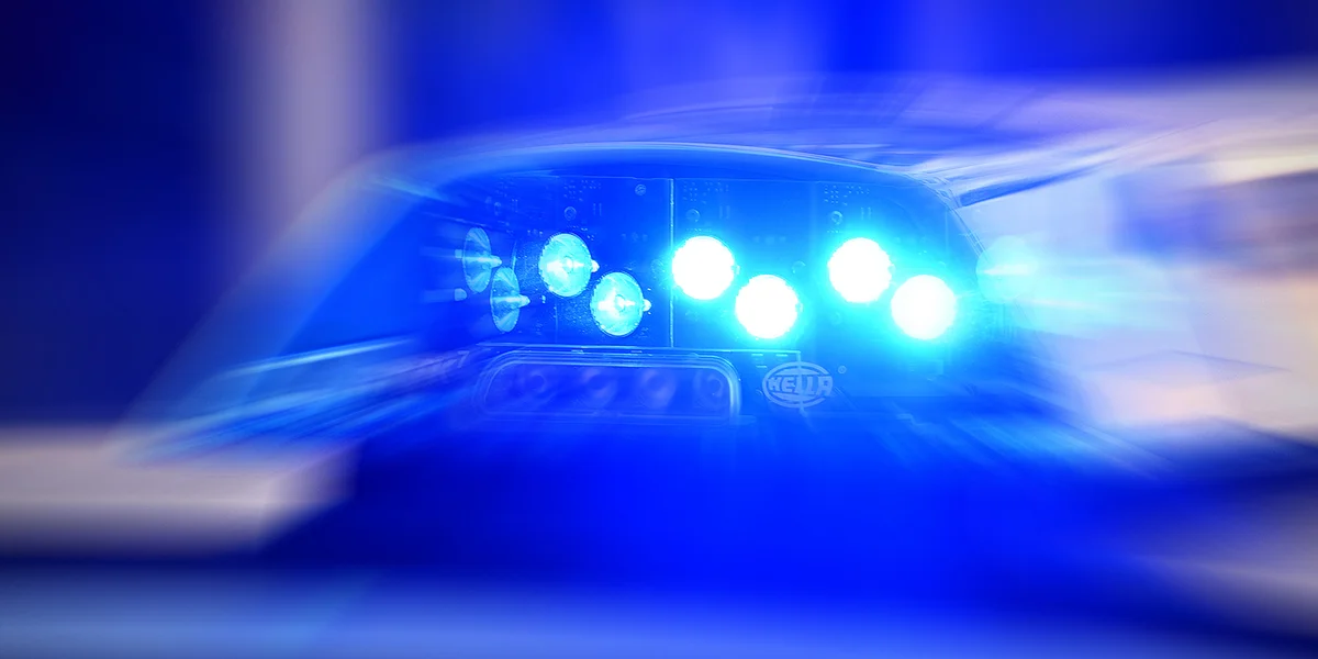 Police schéisst op Meedchen | © picture alliance / SVEN SIMON