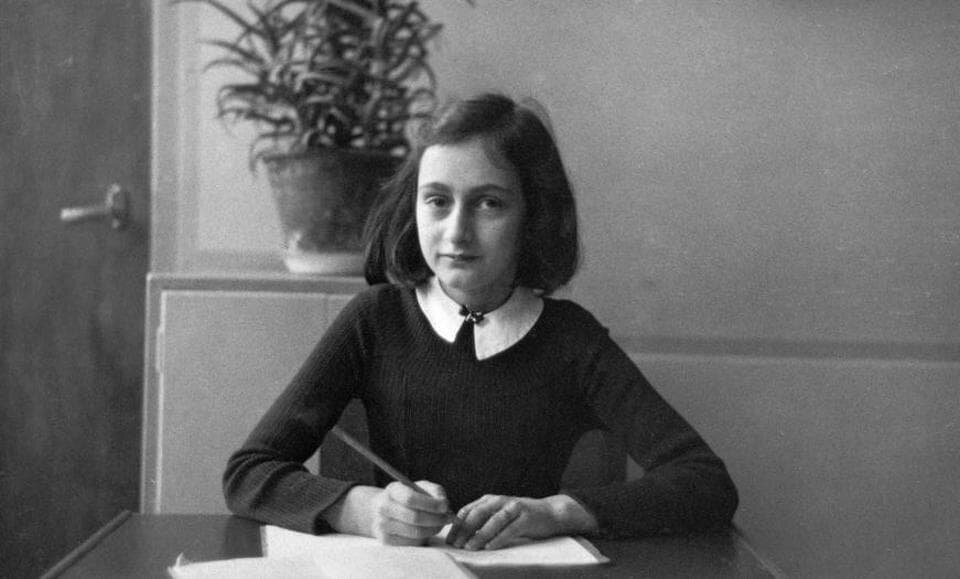 Virun 80 Joer gouf d’Anne Frank an hir Famill vun den Nazien zu Amsterdam gefaange geholl ...