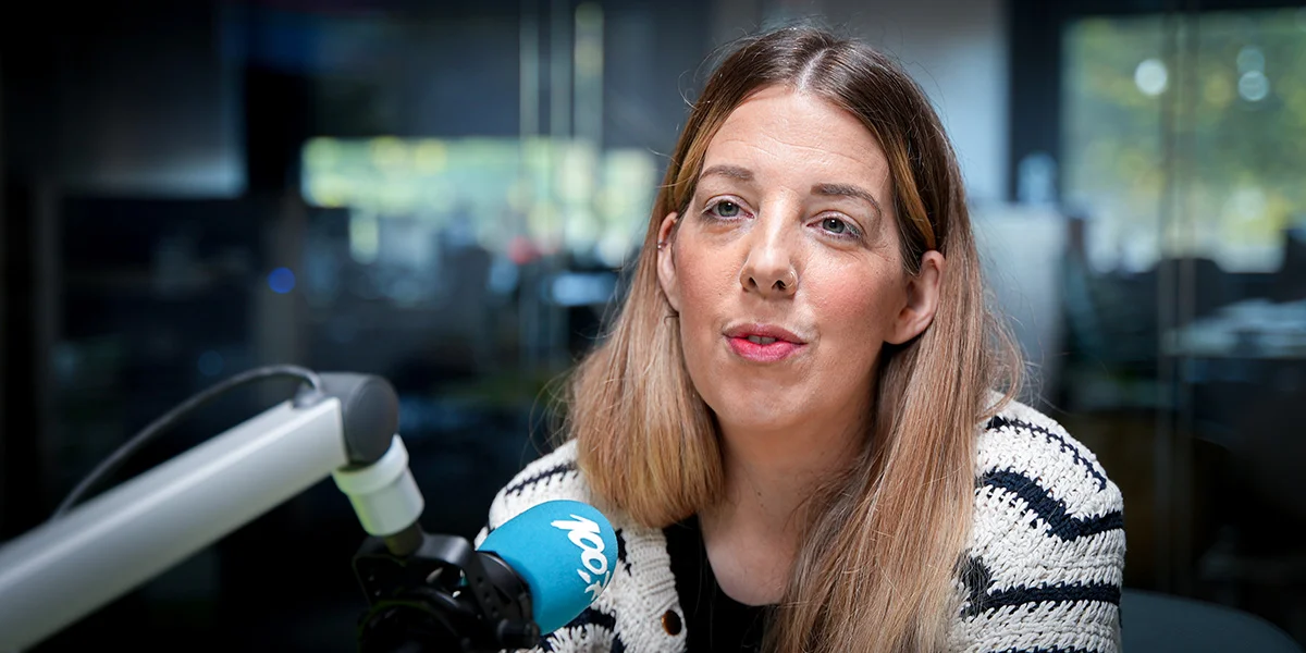 D'Sportjournalistin Christelle Diederich an hir Andréck vu Paräis 2024 | © Jo Diseviscourt