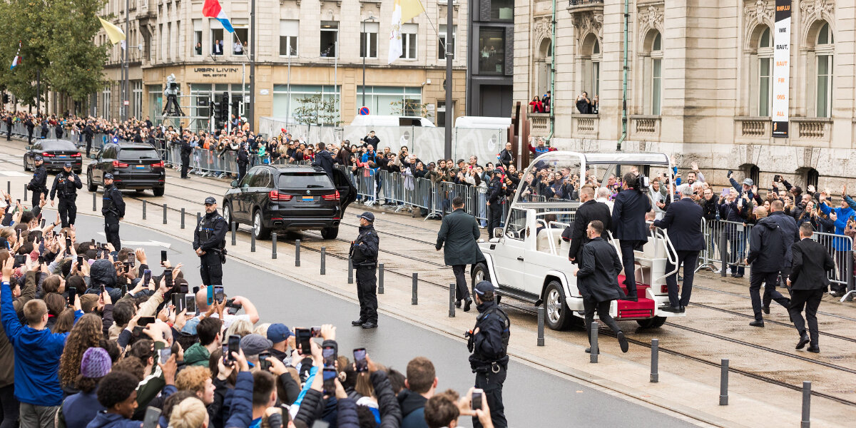 Eng 5.000 Leit sollen der Police no an der Stad gewiescht sinn. | © SIP / Christophe Jung