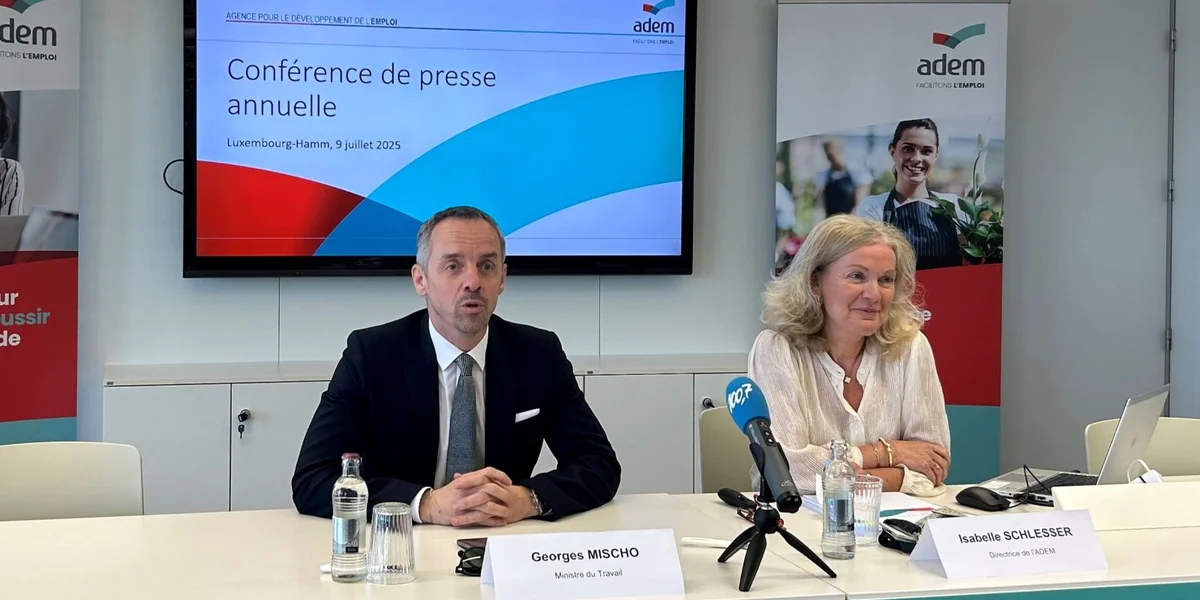 D'Direktesch vun der ADEM Isabelle Schlesser an den Aarbechtsminister Georges Mischo  | © Sté Bisenius