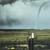 Faszinatioun Tornado: Firwat riskéiert ee säi Liewe fir e Stuerm ze gesinn? | © Unsplash