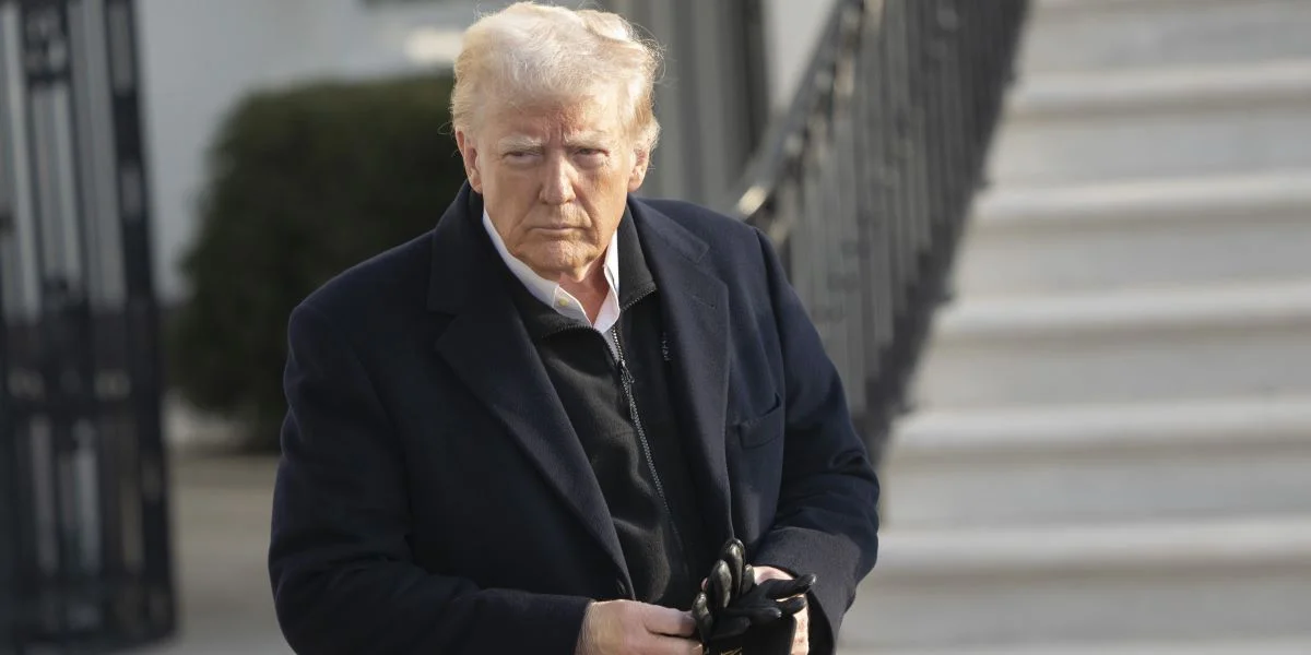 Dondald Trump stellt Russland als Aggresseur duer, bezeechent de Selenskyj awer och als "schlechte Verhandlungspartner" | © picture alliance / Consolidated News Photos | Chris Kleponis - Pool via CNP