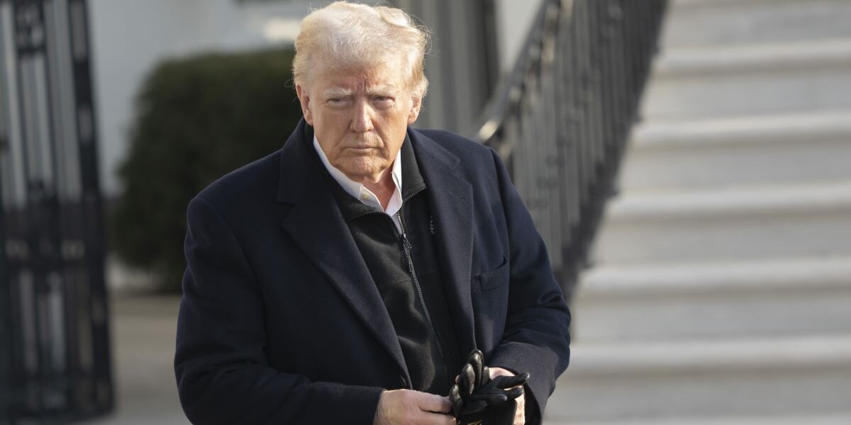 Donald Trump entléisst Affekoten, déi géint hien enquêtéiert hunn | © picture alliance / Consolidated News Photos | Chris Kleponis - Pool via CNP