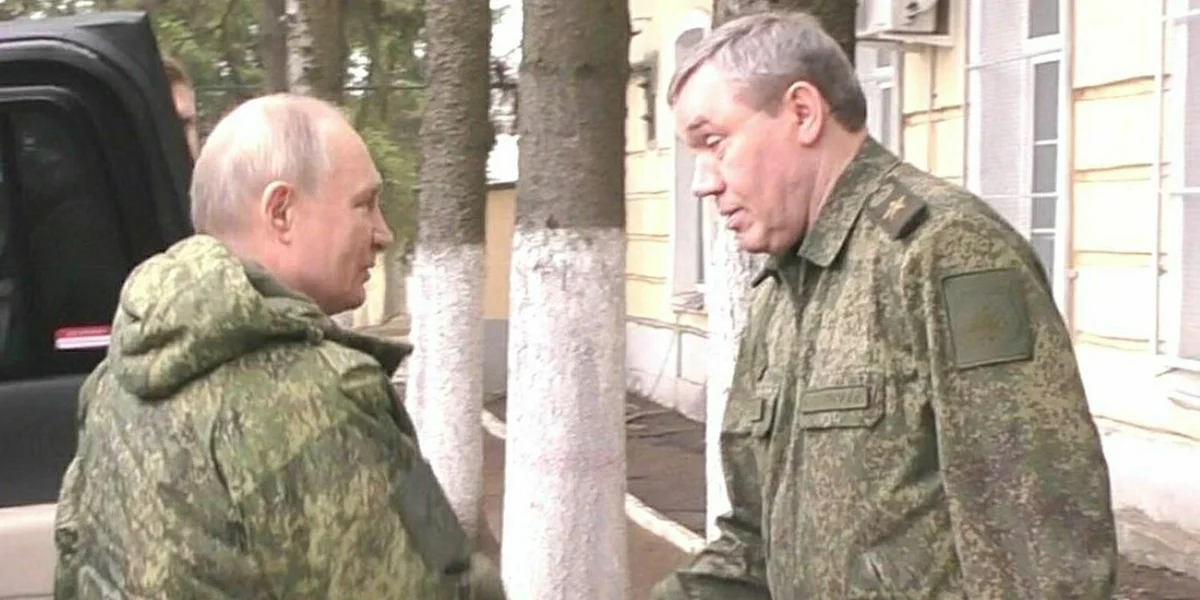 Wladimir Putin trëfft sech zu Kursk mat engem Generol vun der russescher Arméi, 13.03.25 | © picture alliance / Russian Look | Kremlin Pool