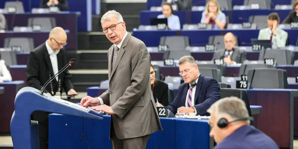Den Europadeputéierte Fernand Kartheiser hat am Oktober zejoert probéiert, eng Ried op Lëtzebuergesch an der Plenière ze halen. | © European Union