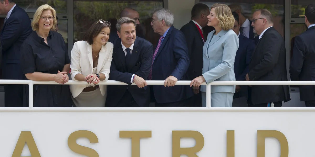 (v.l.n.r) Anke Rehlinger, Tanja Fajon, Xavier Bettel, Jean-Claude Juncker, Henna Virkkunen, Jean-Paul Muller | © SIP