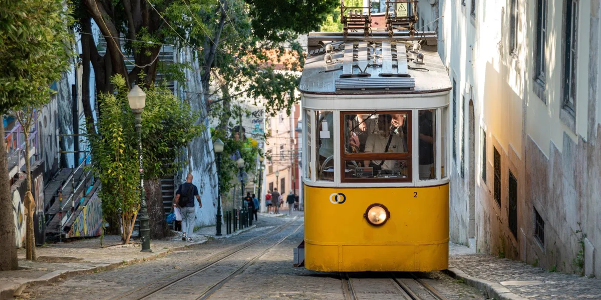 Eng Foto vum Elevador da Glória aus dem Joer 2024 | © picture alliance / Zoonar | imagoDens