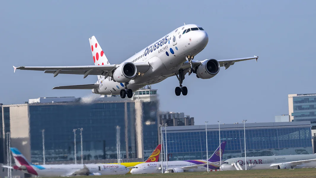 Flughafe Bréissel | © picture alliance / NurPhoto | Jonathan Raa