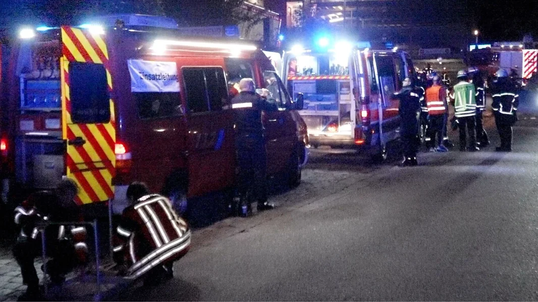 D'Rettungsdéngschter am Asaz zu Saarbrécken | © picture alliance/dpa | Thorsten Kremers