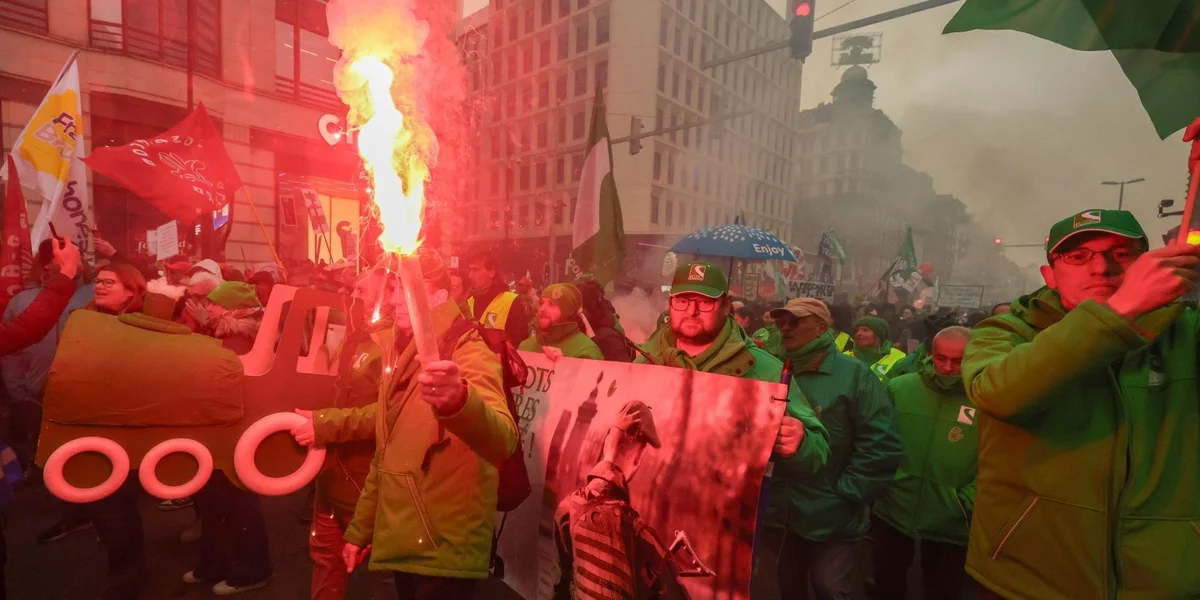 Demonstratioun zu Bréissel uganks 2025 | © EPA/OLIVIER MATTHYS