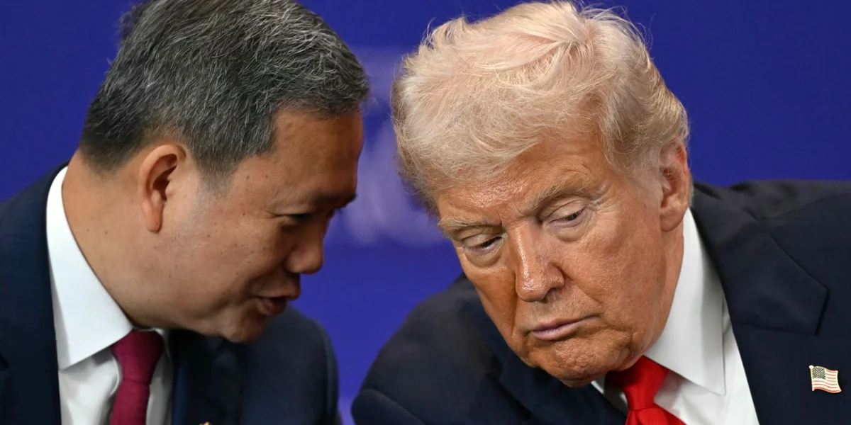 Den Donald Trump an de Premierminister vu Kambodja Hun Manet op engem Sommet vun den südost asiatesche Länner zu Kuala Lumpur | © EPA/MOHD RASFAN / POOL