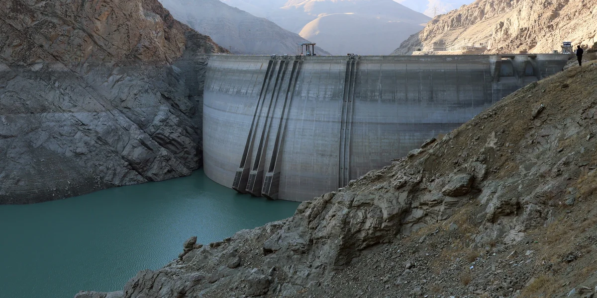 "Wollekenimpfung": Kënschtleche Reen, fir géint d'Dréchent virzegoen  | © EPA/ABEDIN TAHERKENAREH