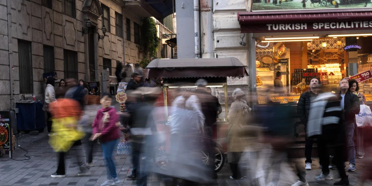 Autoritéite rätsele virun: Doud vun däitscher Famill wërft Froen op | © picture alliance/dpa | Ahmed Deeb