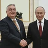 Viktor Orban trëfft sech mam Wladimir Putin a plädéiert fir Enn vum Ukrainkrich | © EPA/ALEXANDER NEMENOV / POOL