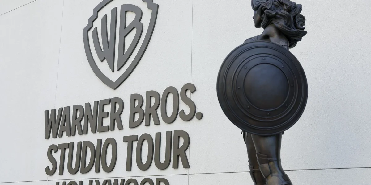 Verkaf vu Warner Bros.: Donald Trump mëscht sech an | © EPA/CAROLINE BREHMAN