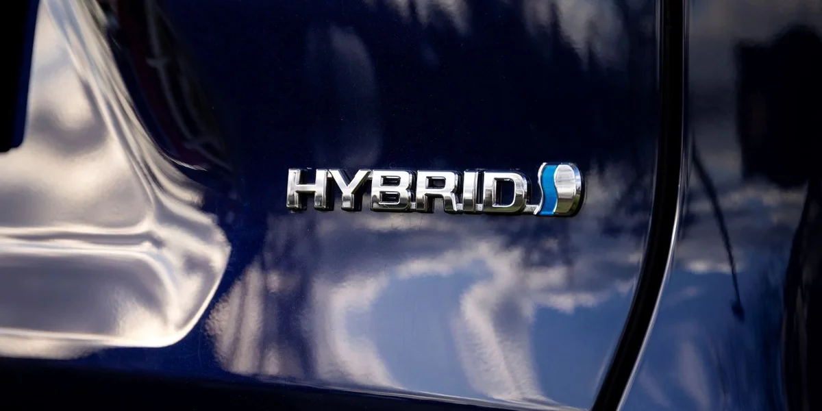 Mouveco kritiséiert Pläng fir Plug-In-Hybrid Firmenautoen ze ënnerstëtzen | © Bigstock