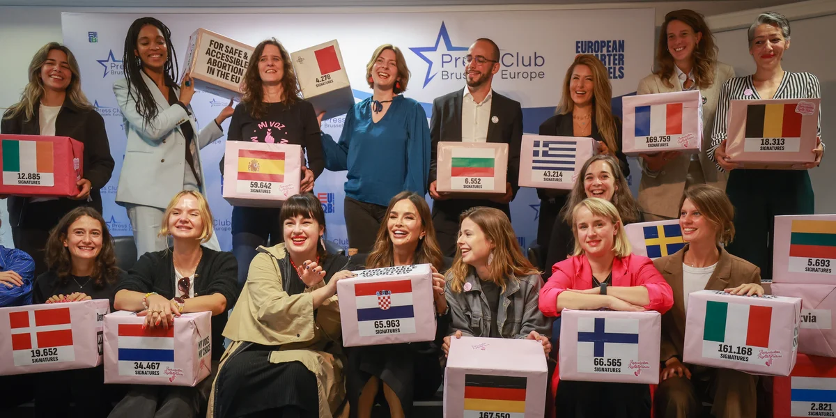 © EPA/OLIVIER HOSLET