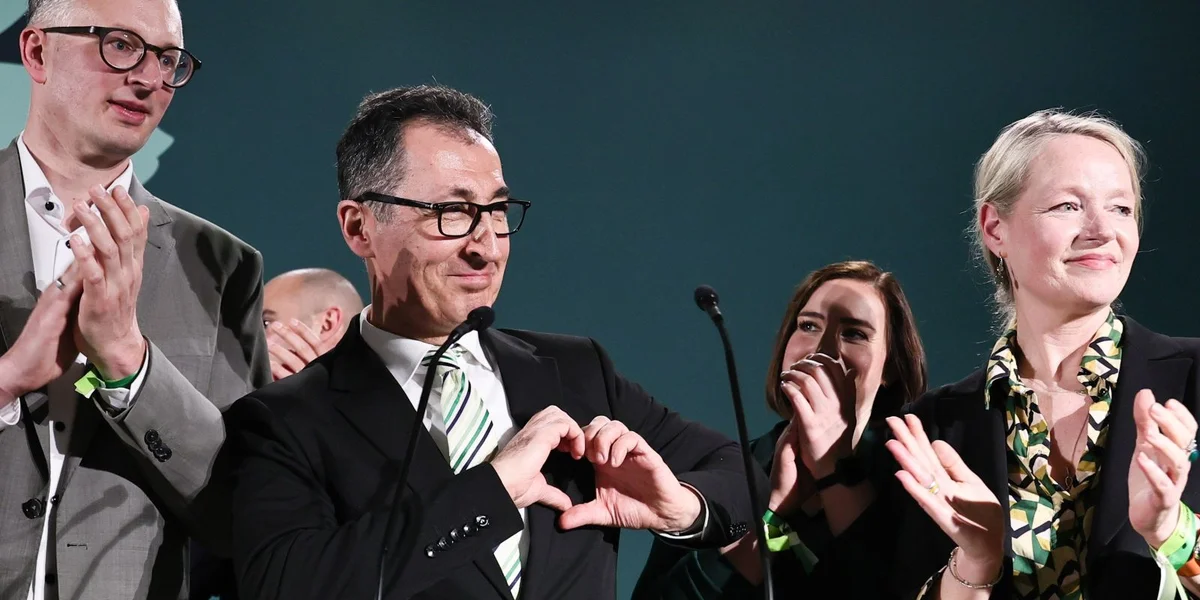 Den Cem Özdemir vun Die Grünen. | © EPA/RONALD WITTEK