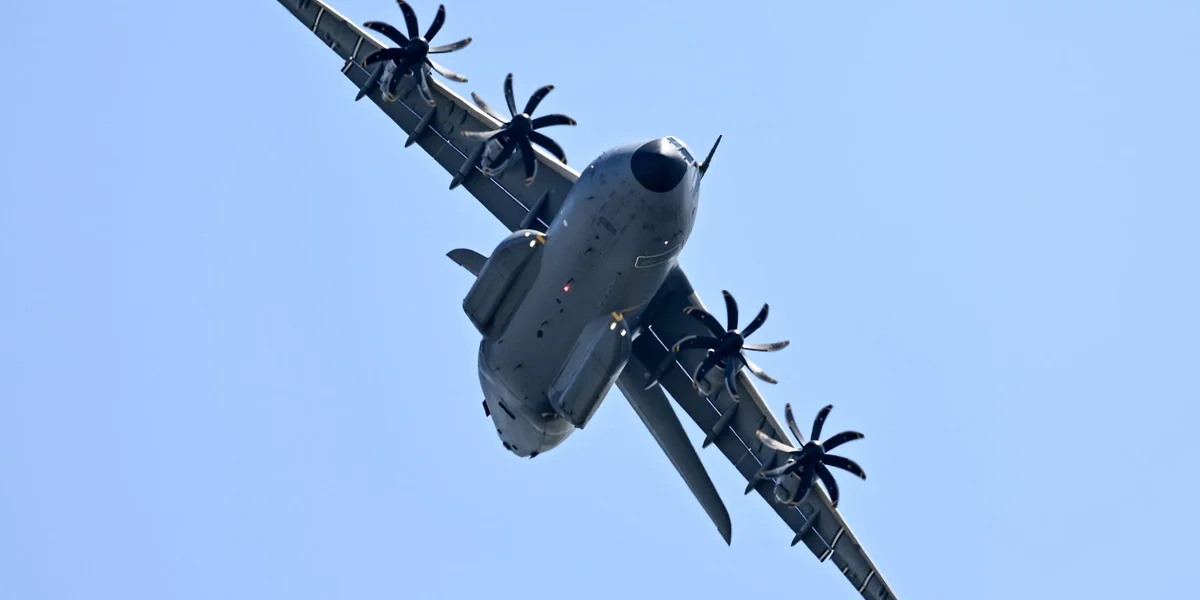 Militärfliger A400M bréngt 134 weider Leit vun Dubai zeréck | © EPA/FILIP SINGER