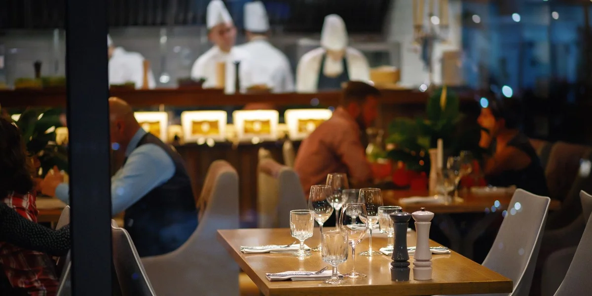 Horeca Secteur: Präisser a Restauratioun an Hotellerie kéinten ëm 6 Prozent klammen | © Adobe Stock