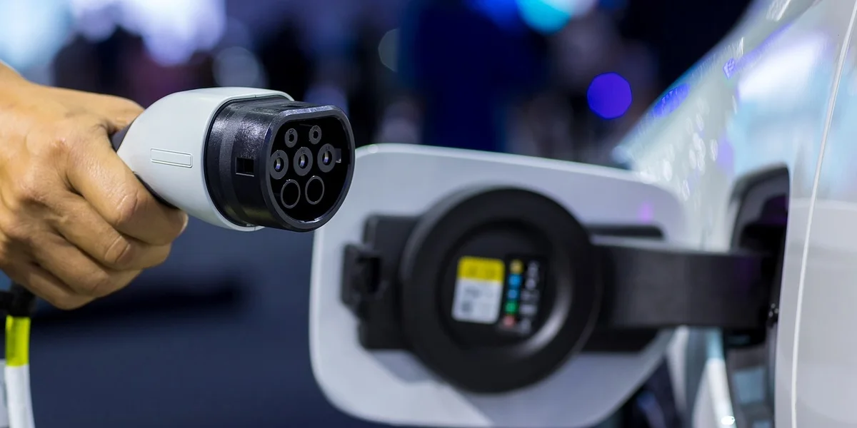 Iwwerlaaschte Borne fir E-Autoen op der Autobunn bleiwen d'Ausnam | © Bigstock
