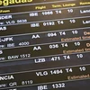 Fluchpassagéier déi an oder aus Spuenien fléie musse sech op Retarden astellen | © EPA/FERNANDO VILLAR
