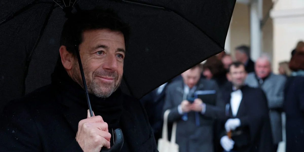 De franséische Sänger Patrick Bruel ass haut virun dräi Untersuchungsriichter  | © EPA/GONZALO FUENTES