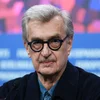 Filmregisseur Wenders zitt Film zeréck wéinst Nu-Zeen vun 13 järeger Schauspillerin | © EPA/CLEMENS BILAN