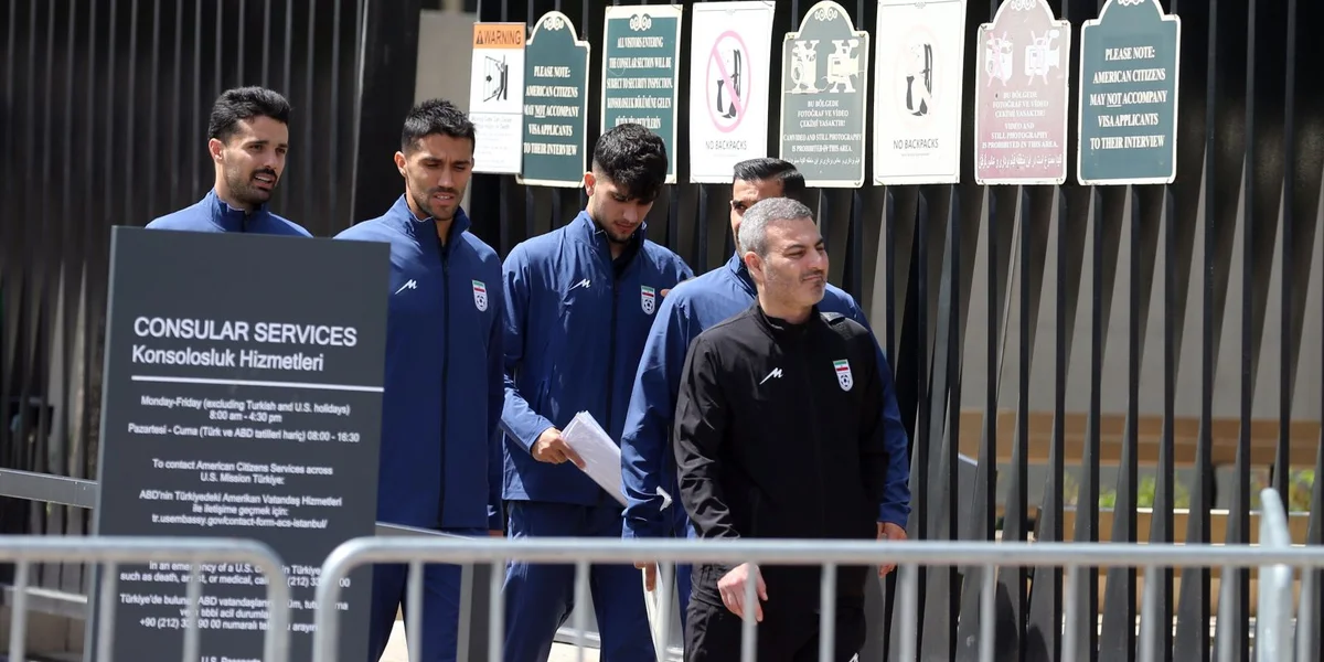 Iranesch Fussballspiller hu Visa an den USA accordéiert kritt, 15 Staff-Memberen net 