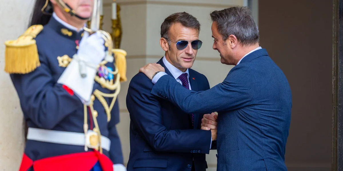 © EPA/CHRISTOPHE PETIT TESSON