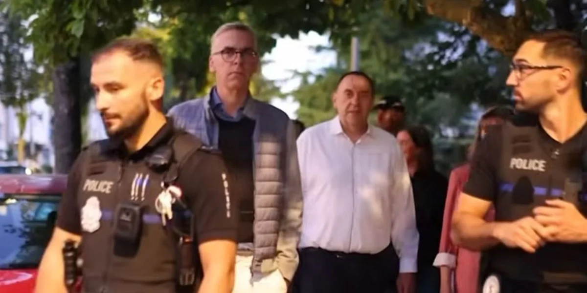 Léon Gloden erkläert, firwat hie bei Policepatrull eng kugelsécher West unhat | © Screenshot aus dem Instagram-Video