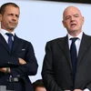 UEFA erhéicht den Drock op FIFA-President Infantino an dreet mat juristesche Schrëtt | © picture alliance / The Press | KAI SCHWOERER