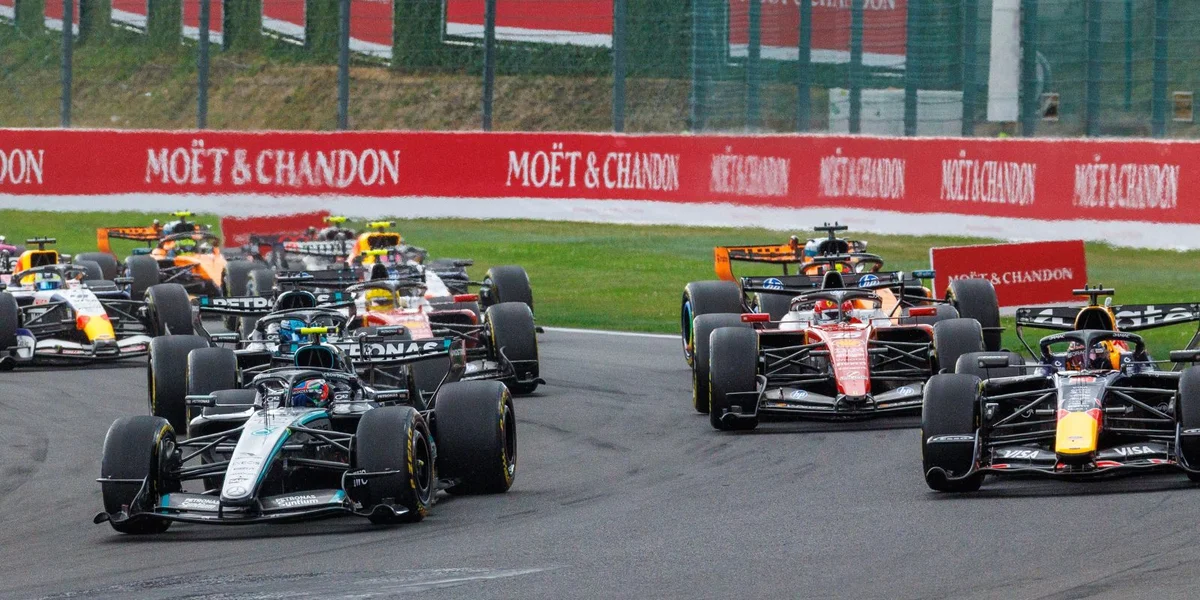 Formel 1: Wie geet als Favoritt op den Titel an déi zweet Hallschent vun der Saison? | © EPA/OLIVIER MATTHYS