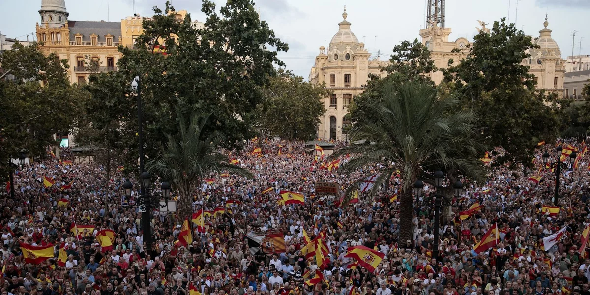 Exklave Ceuta: Dausende Mënsche gi géint d‘Regierung zu Madrid op d'Strooss | © EPA/Biel Alino