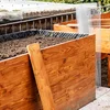 Uleeën a flege vun engem Hochbeet